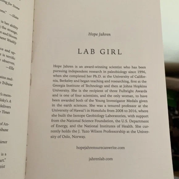 Book Lab Girl by Hope Jahren Softcover Like New Memoir - Picture 4 of 4